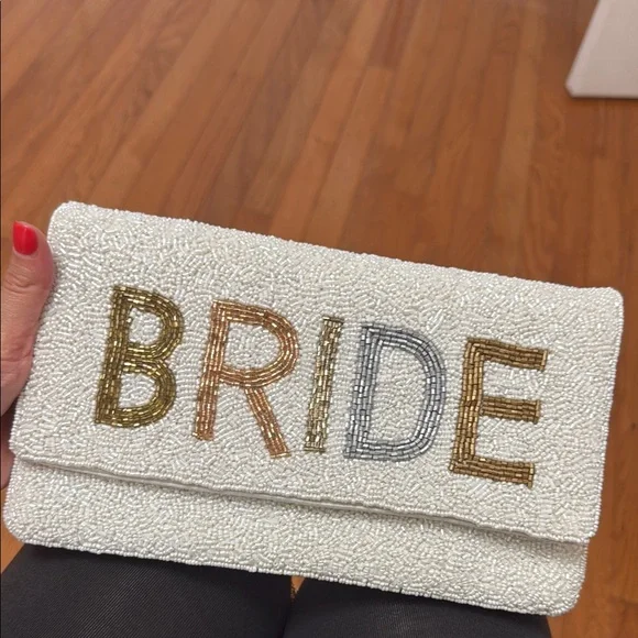 Elegant White Beaded Bride Clutch - Picture 1 of 4